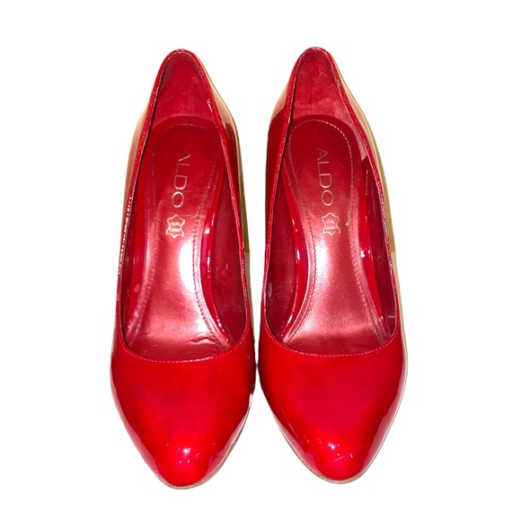Patent red pumps - size 7 - Picture 2 of 4